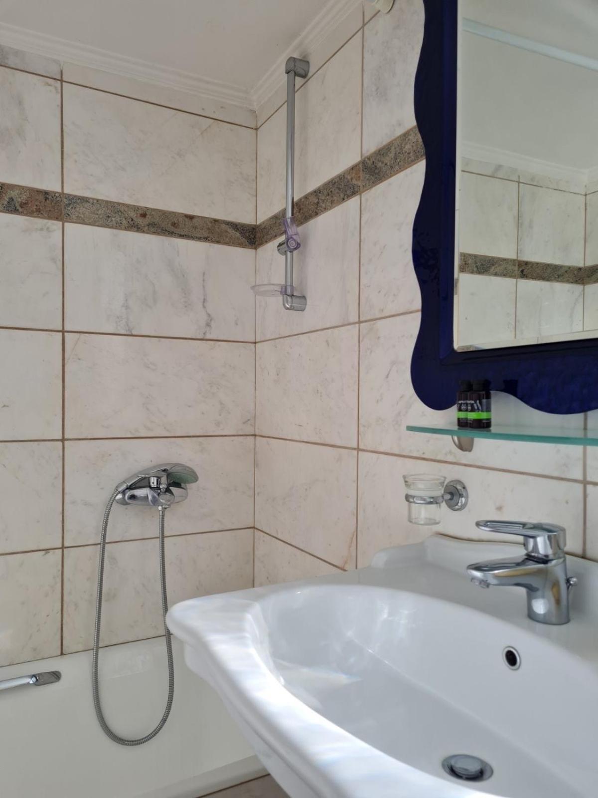 Papastavrou Apartments Kalávrita Szoba fotó